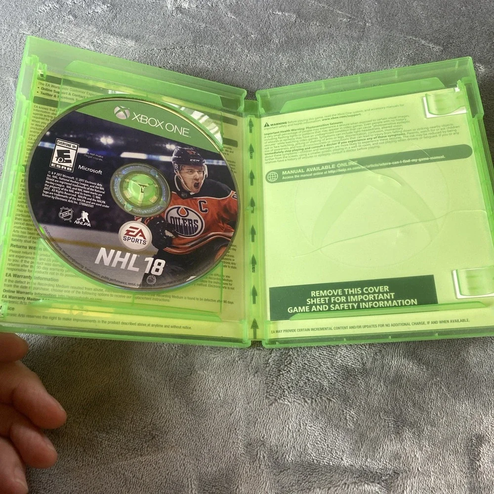 XBOX‎ ONE Rory McIlroy PGA Tour & NHL 18; EA Sports